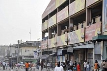 Menacées de déguerpissement : Les femmes du marché Gouro «bouclent» le boulevard Nangui Abrogoua